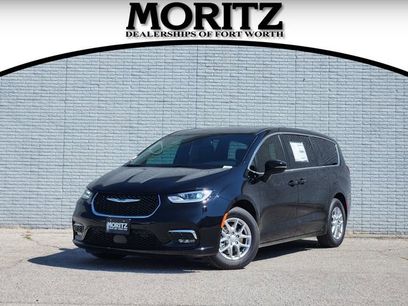 New 2025 Chrysler Pacifica Select