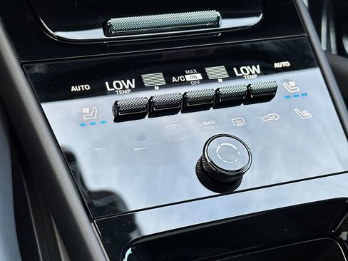 New 2026 Porsche Cayenne S image 21