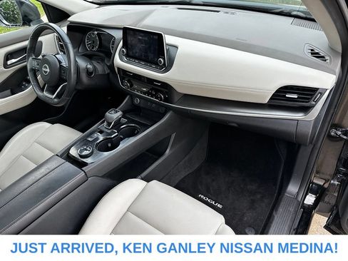 Certified 2023 Nissan Rogue SV w/ SV Premium B Package AWD/4WD image 21