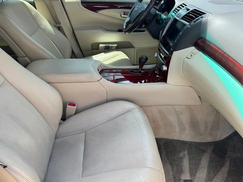 Used 2012 Lexus LS 460 w/ Luxury Value Edition RWD image 21