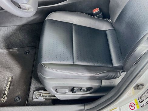 Used 2019 Lexus UX 200 w/ Accessory Package FWD image 21