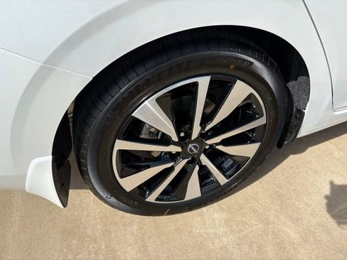 New 2025 Nissan Sentra SV w/ SV Premium Package image 9