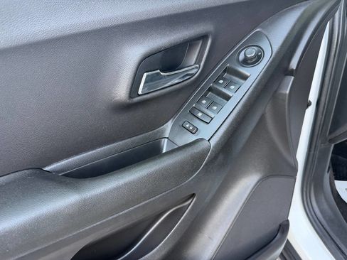 Used 2016 Chevrolet Trax LS image 8