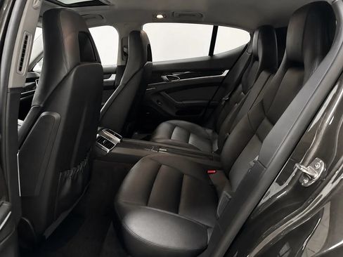 Used 2015 Porsche Panamera image 17
