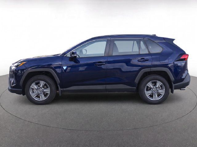 Used 2024 Toyota RAV4 XLE w/ Convenience Package FWD image 6