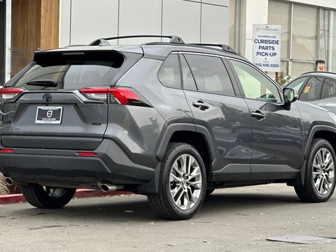 Used 2023 Toyota RAV4 XLE Premium image 2