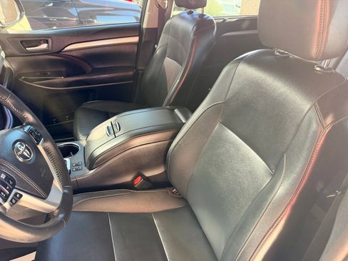 Used 2015 Toyota Highlander XLE image 7