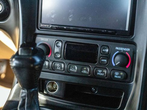 Used 1999 Chevrolet Corvette Convertible w/ Memory Pkg image 39