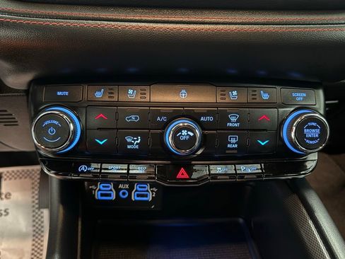 Used 2024 Dodge Durango GT image 29