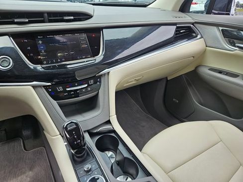 Used 2024 Cadillac XT6 Premium Luxury w/ Technology Package AWD/4WD image 21