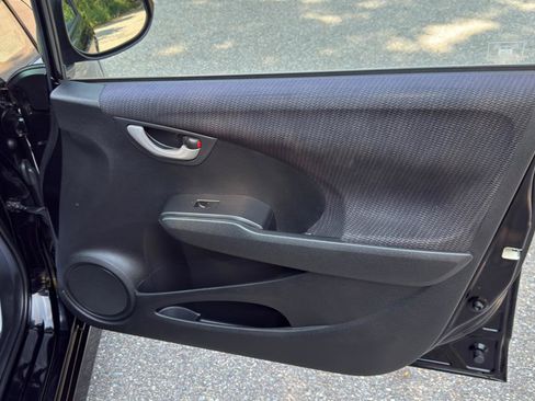 Used 2013 Honda Fit Sport image 41