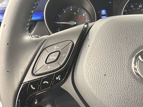 Used 2020 Toyota C-HR XLE image 21