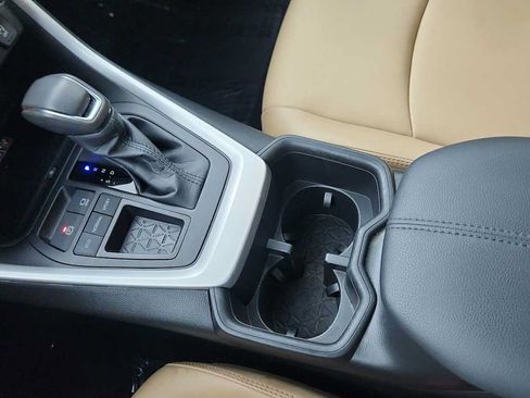 Used 2022 Toyota RAV4 XLE Premium FWD image 18