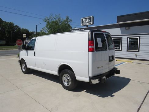 Used 2024 Chevrolet Express 2500 w/ Driver Convenience Package image 10
