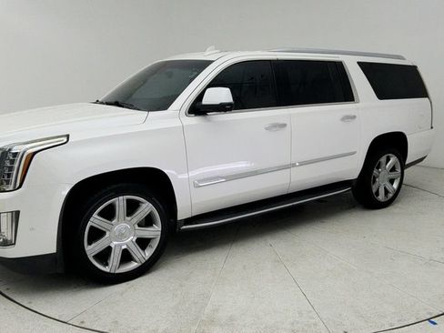 Used 2018 Cadillac Escalade ESV Luxury RWD image 4