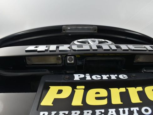 Used 2020 Toyota 4Runner SR5 Premium w/ Moonroof Package AWD/4WD image 23