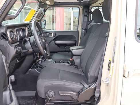 Used 2020 Jeep Gladiator Sport image 7