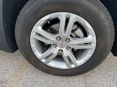 Used 2024 GMC Terrain SLE image 12