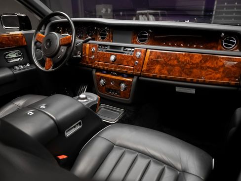 Used 2007 Rolls-Royce Phantom Sedan RWD image 56