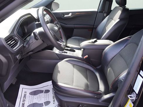 Used 2025 Ford Escape ST-Line image 17