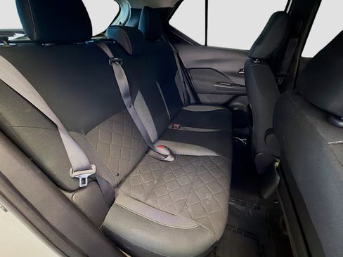 Used 2019 Nissan Kicks SV FWD image 14