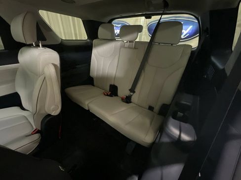 Used 2025 Hyundai Palisade Calligraphy FWD image 13