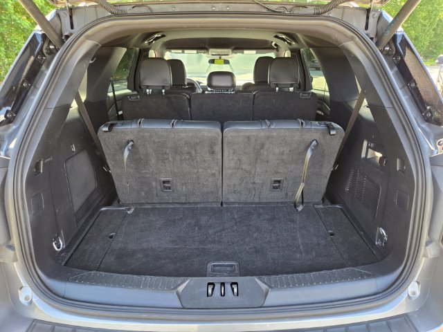Used 2025 Ford Explorer ST-Line w/ ST-Line Street Pack AWD/4WD image 16