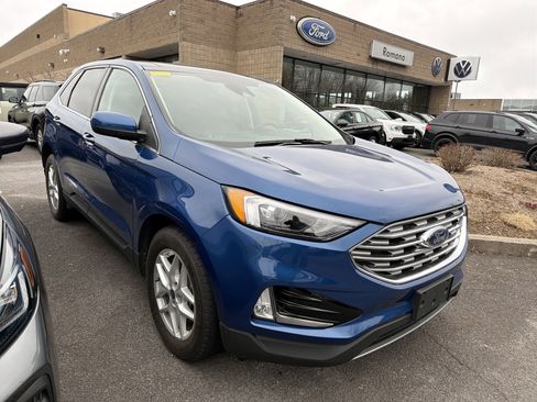 Used 2022 Ford Edge SEL w/ Convenience Package image 2