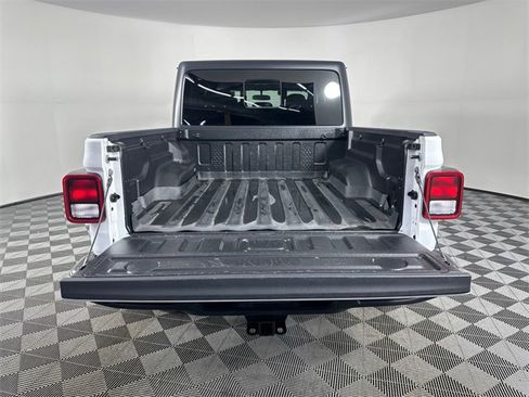 Certified 2023 Jeep Gladiator Sport image 7