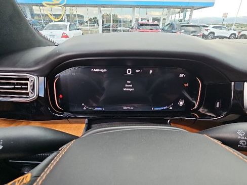 Used 2023 Jeep Grand Wagoneer Series III AWD/4WD image 30
