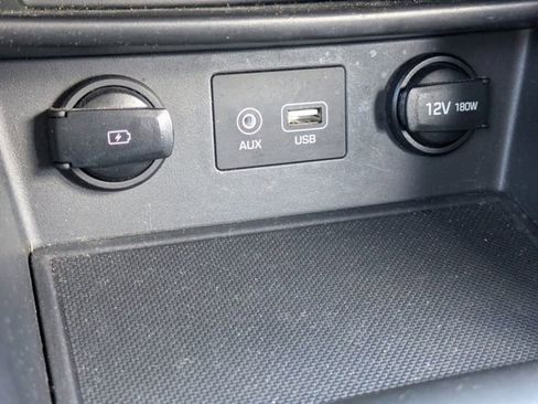 Used 2019 Hyundai Kona SE FWD image 29