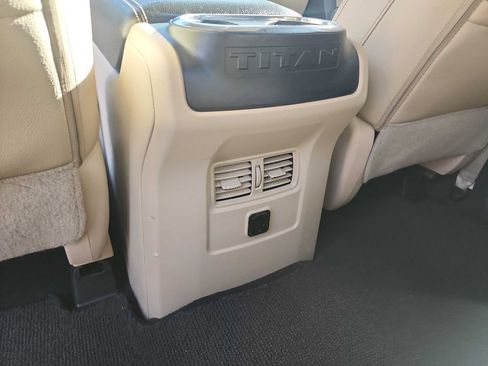 Used 2016 Nissan Titan SL image 34