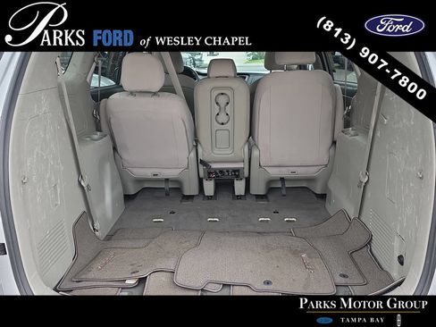 Used 2021 Kia Sedona LX FWD image 9