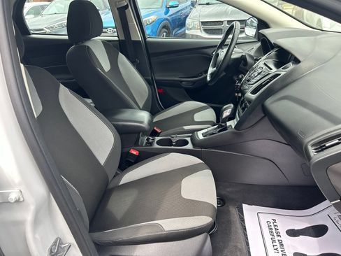 Used 2014 Ford Focus SE w/ SE Sport Package FWD image 15