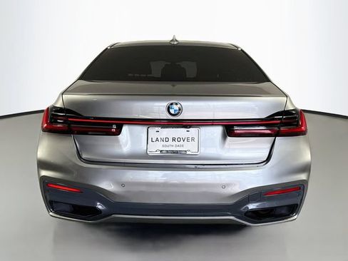 Used 2022 BMW 740i w/ M Sport Package RWD image 6