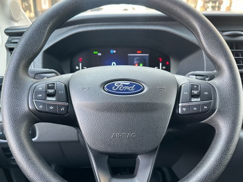 New 2026 Ford E-Transit Base image 19