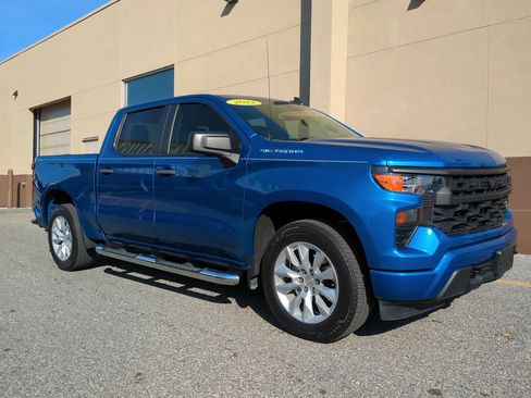 Used 2022 Chevrolet Silverado 1500 Custom image 2