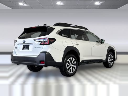 Used 2023 Subaru Outback Premium image 8