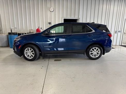 Used 2022 Chevrolet Equinox LT w/ LPO, Floor Liner Package FWD image 2