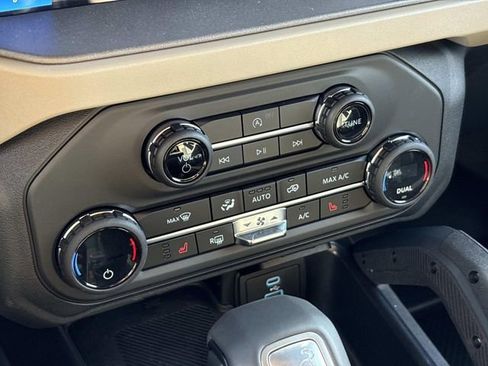 New 2025 Ford Bronco Big Bend w/ Black Diamond Package image 27