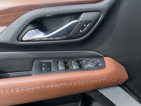 Used 2023 GMC Yukon Denali Ultimate image 21