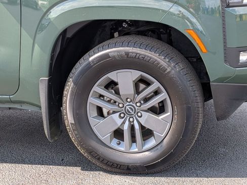 Certified 2025 Nissan Frontier SV w/ SV Convenience Package RWD image 10