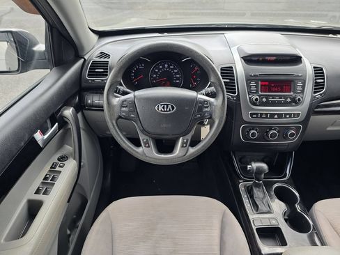 Used 2014 Kia Sorento LX FWD image 14