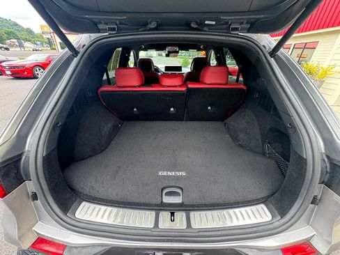 Used 2022 Genesis GV70 2.5T w/ Sport Prestige Package image 14