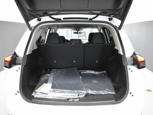 New 2026 Nissan Rogue SV image 31