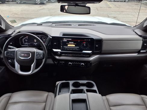 Used 2025 GMC Sierra 1500 SLT AWD/4WD image 3