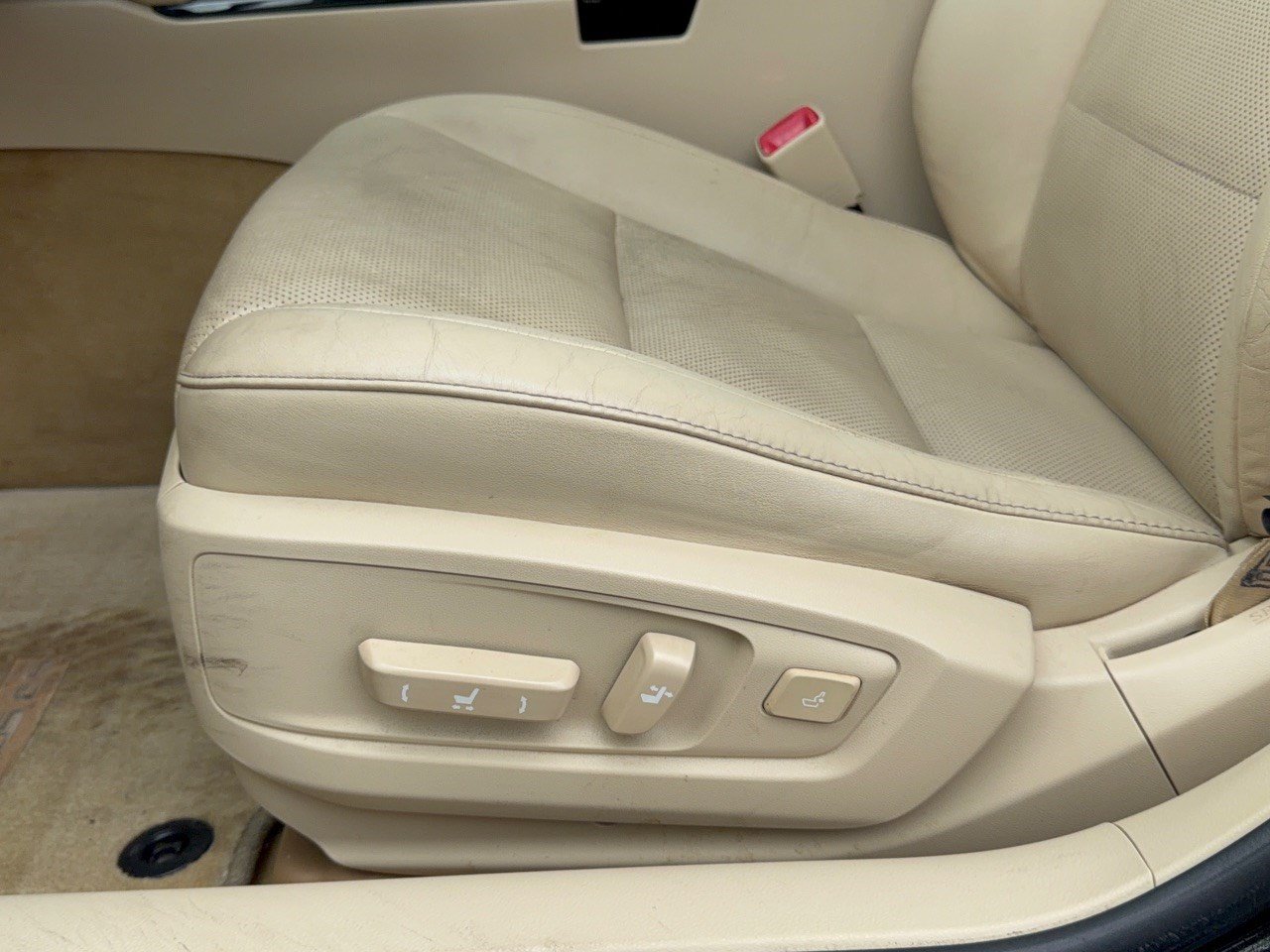 Used 2013 Lexus ES 300h w/ Luxury Pkg FWD image 16