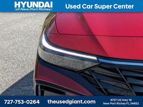 Certified 2025 Hyundai Elantra SEL FWD image 9