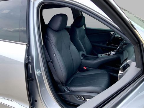 Used 2024 Acura RDX SH-AWD image 9
