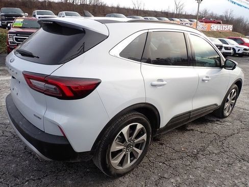 Used 2025 Ford Escape Platinum w/ Premium Technology Package image 9